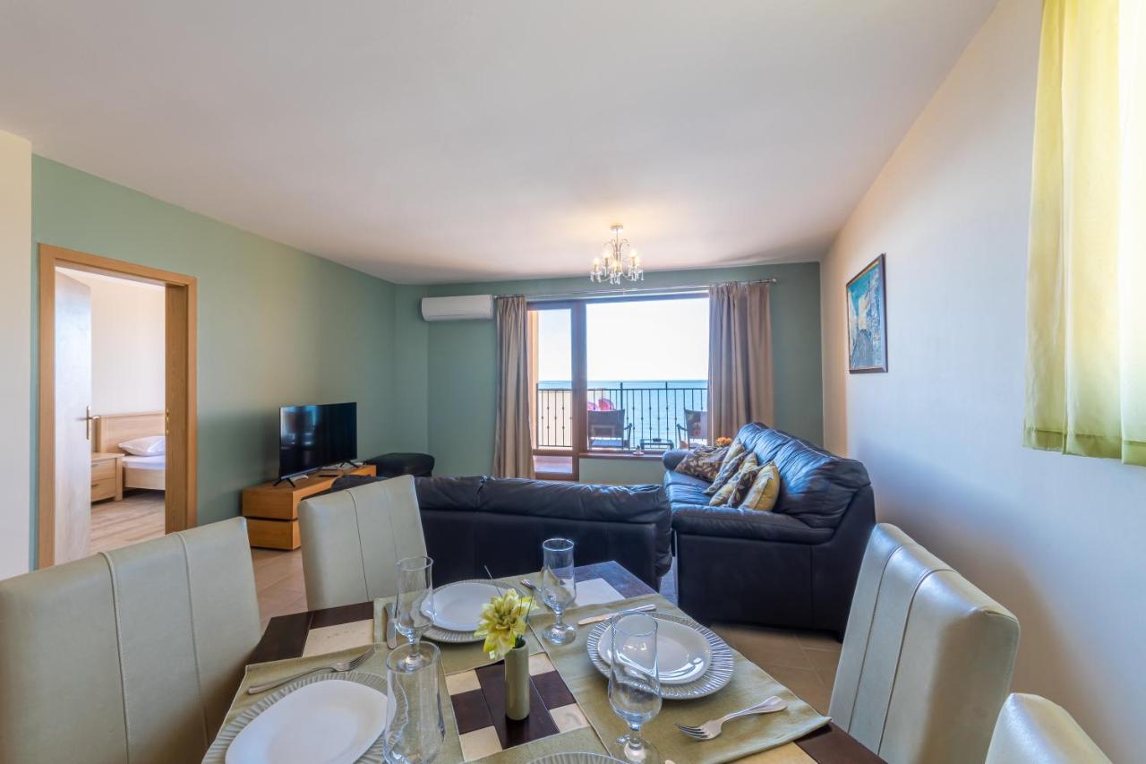 Supreme Beach Apartments Balchik Exterior photo