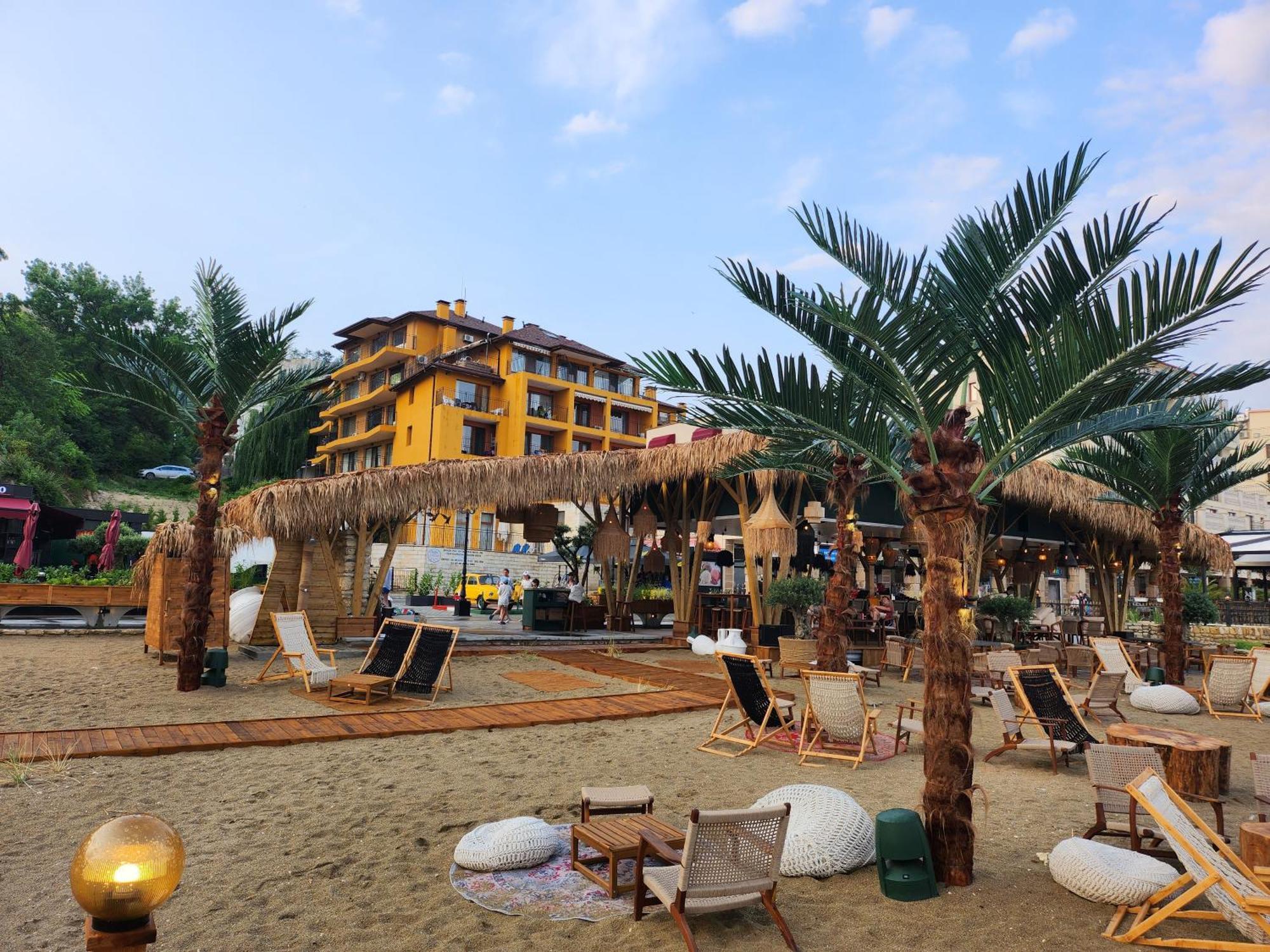 Supreme Beach Apartments Balchik Exterior photo
